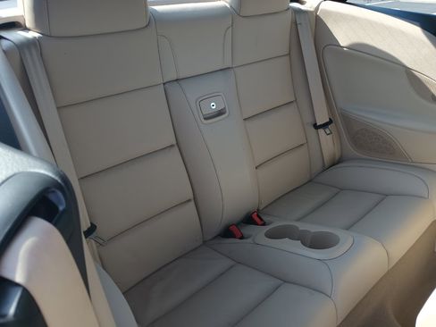 Used 2014 Volkswagen Eos Executive image 24