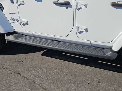 Used 2023 Jeep Wrangler Sahara image 36