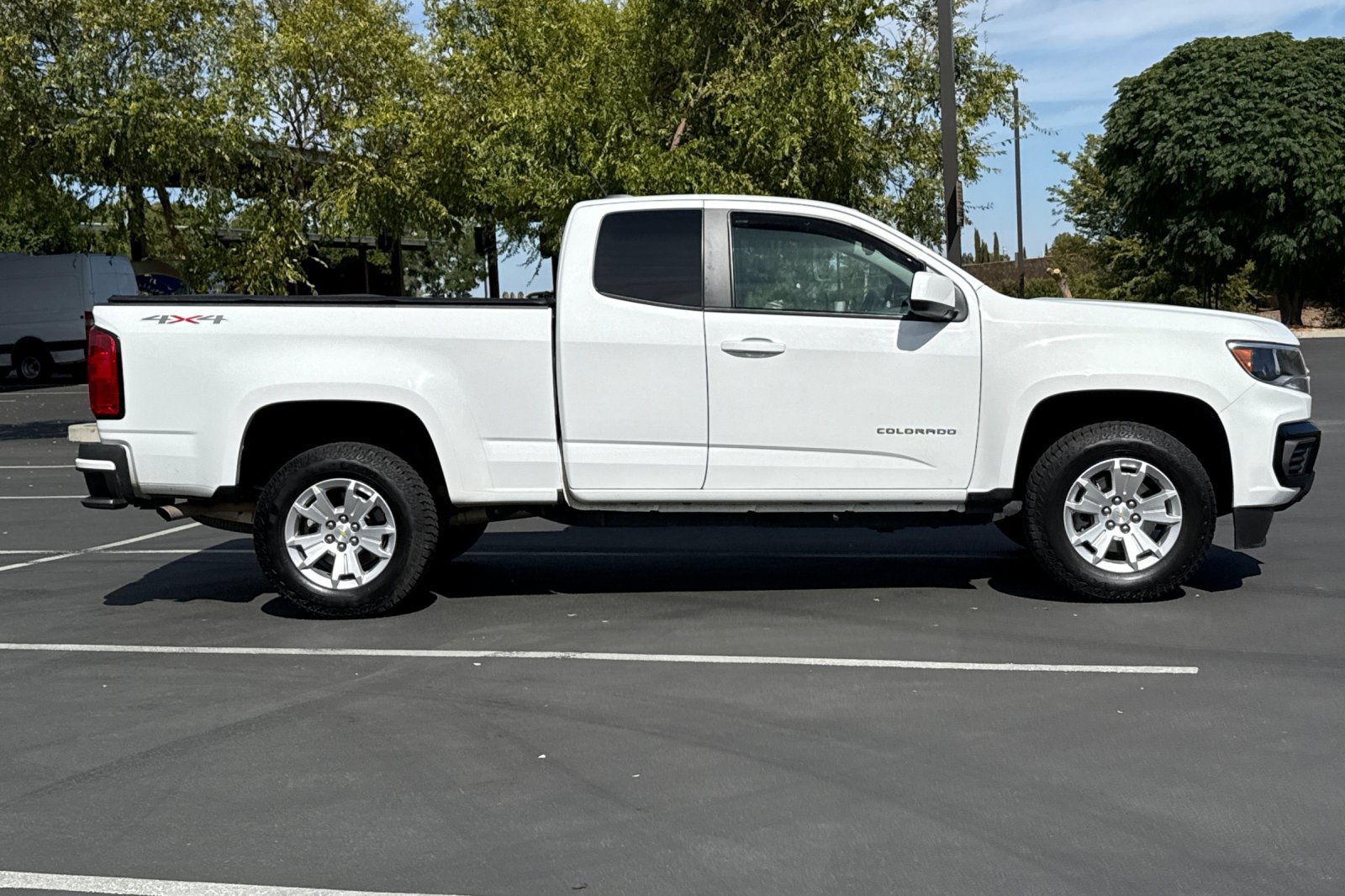 Used 2022 Chevrolet Colorado LT w/ Safety Package AWD/4WD image 10