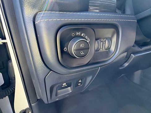 Used 2021 RAM 1500 Limited AWD/4WD image 15