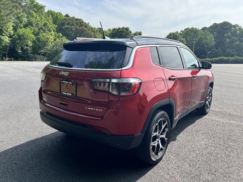 Certified 2025 Jeep Compass Limited AWD/4WD image 3