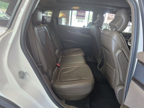 Used 2016 Lincoln MKX Reserve w/ Driver Assistance Package AWD/4WD image 18