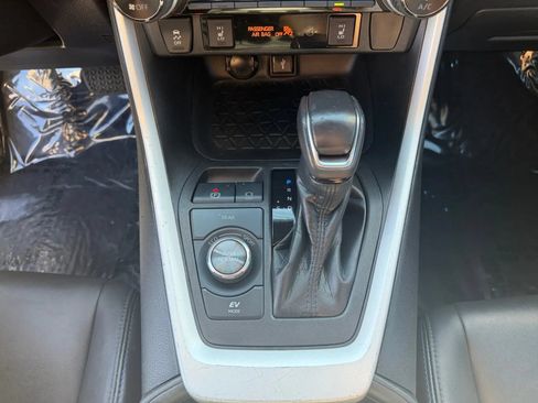 Used 2021 Toyota RAV4 XSE w/ XSE Grade Weather Package AWD/4WD image 18