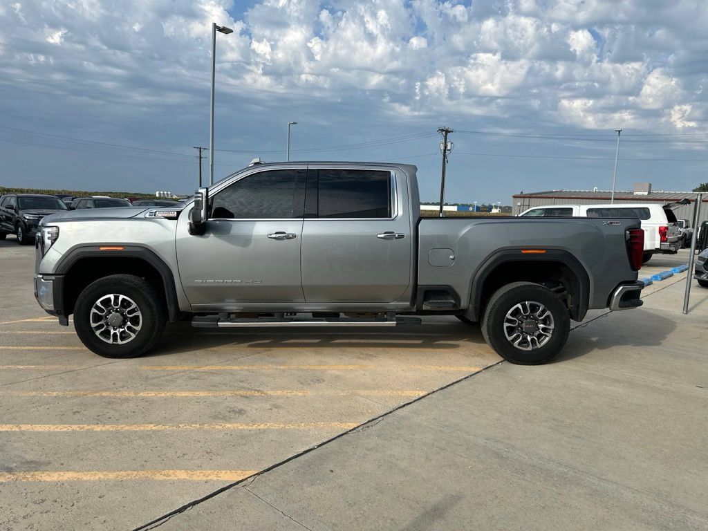 Used 2025 GMC Sierra 3500 SLT w/ SLT Premium Package AWD/4WD image 4