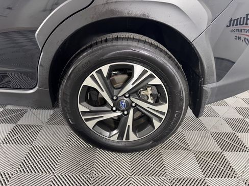 Used 2025 Subaru Crosstrek 2.5i Premium AWD/4WD image 32