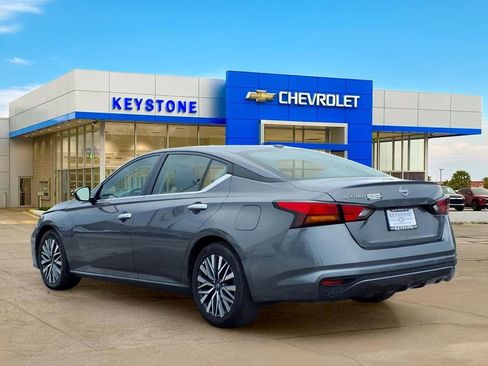 Used 2025 Nissan Altima 2.5 SV FWD image 5