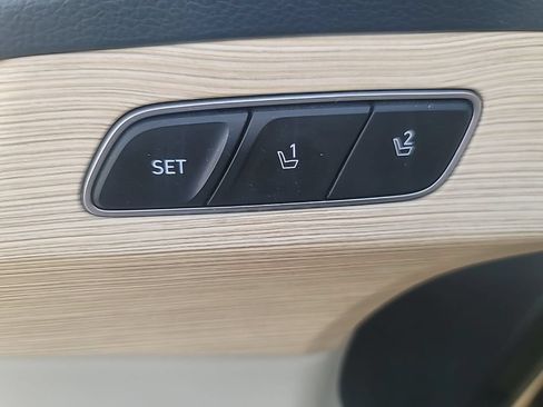 Used 2023 Hyundai Palisade Limited FWD image 16
