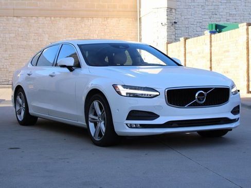 Used 2018 Volvo S90 T5 Momentum w/ Convenience Package image 2