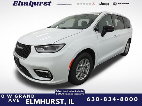 New 2026 Chrysler Pacifica Select image 1