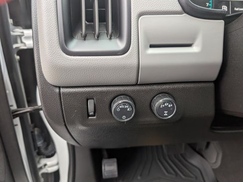 Used 2019 Chevrolet Colorado W/T w/ Custom Special Edition image 16