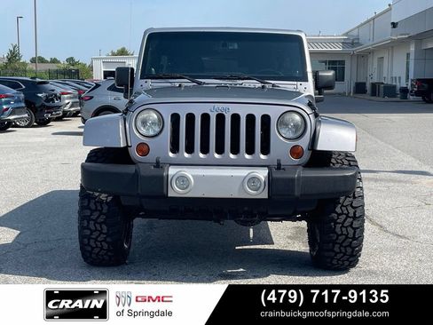 Used 2013 Jeep Wrangler Unlimited Sahara w/ Connectivity Group AWD/4WD image 2