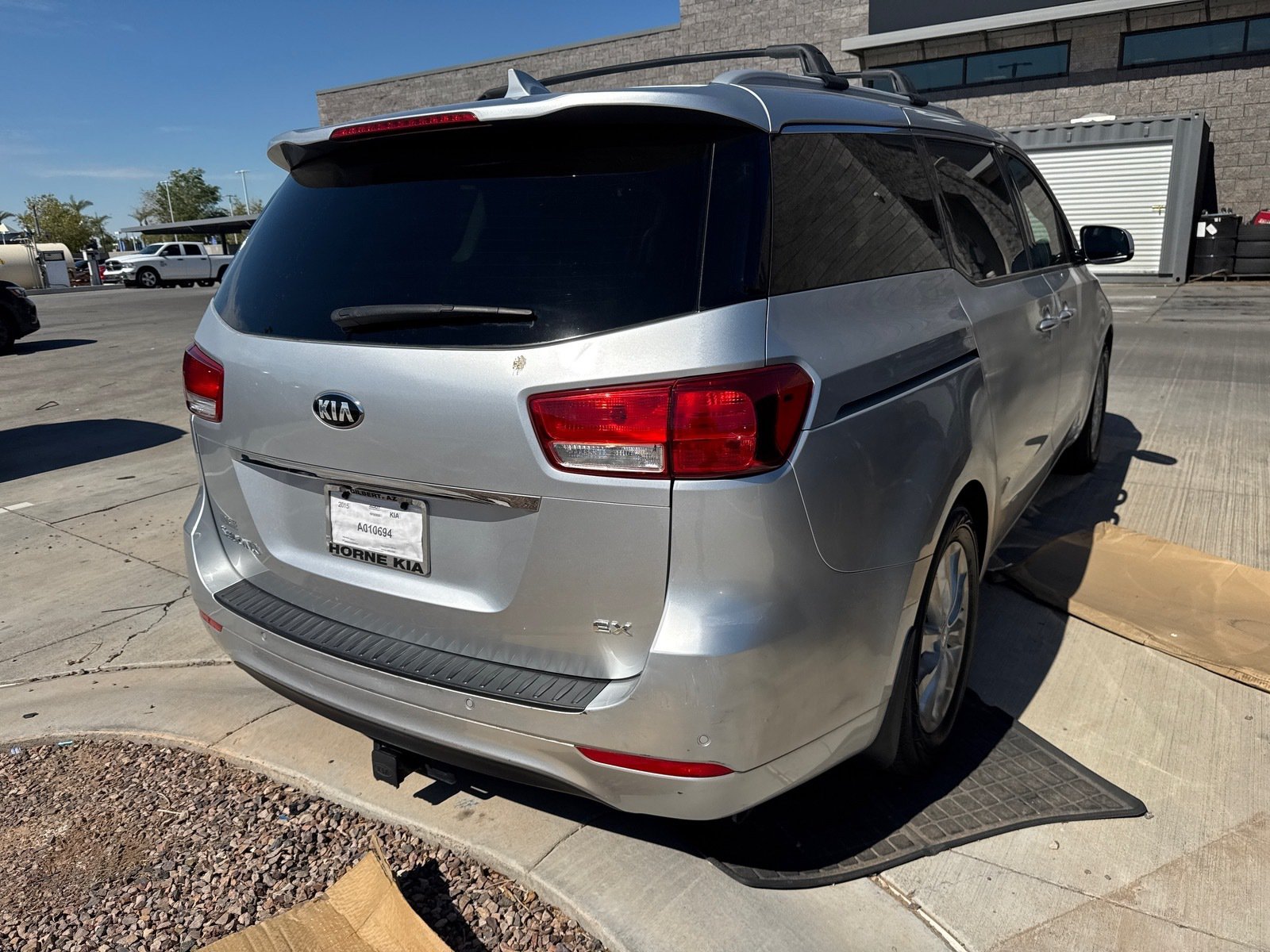 Used 2015 Kia Sedona EX FWD image 4