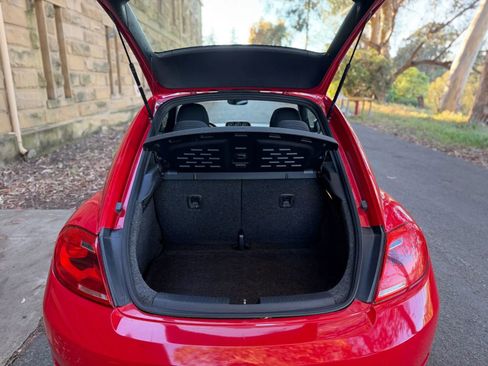 Used 2012 Volkswagen Beetle 2.0T image 15