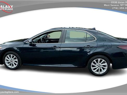 Used 2021 Toyota Camry LE FWD image 8
