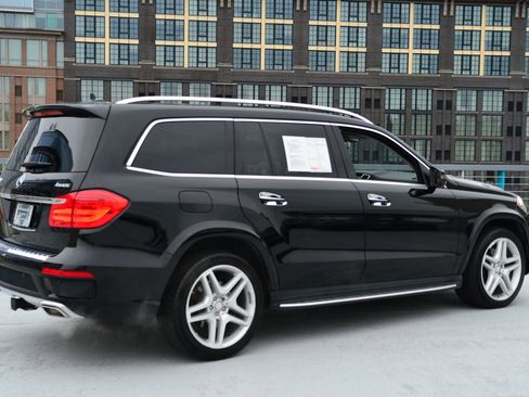Used 2015 Mercedes-Benz GL 550 4MATIC image 9