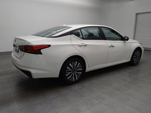 Used 2025 Nissan Altima 2.5 SV FWD image 10