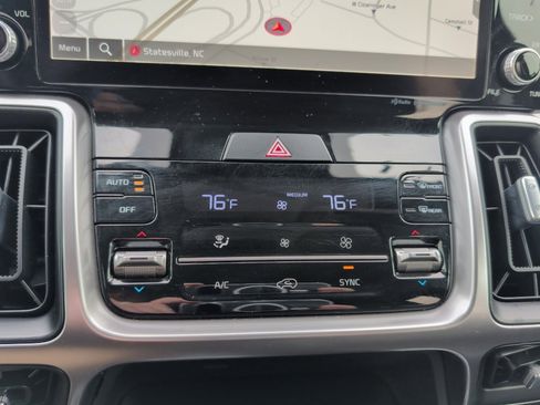 Used 2023 Kia Sorento S w/ Panoramic Sunroof Package image 21