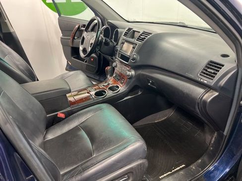 Used 2013 Toyota Highlander Limited image 18