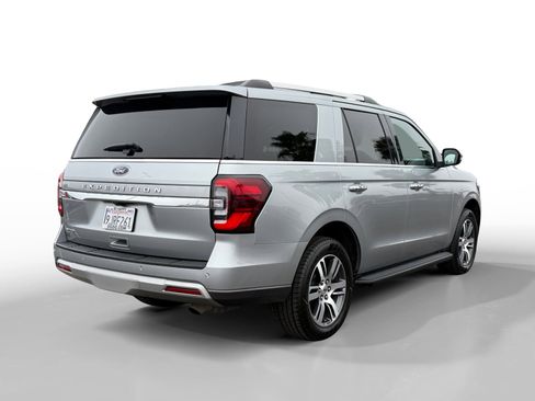 Used 2024 Ford Expedition Limited image 5