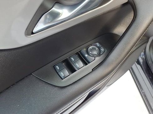 Used 2025 Chevrolet Blazer LT image 17