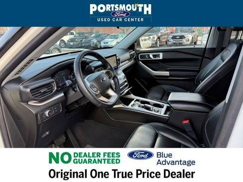 Used 2022 Ford Explorer XLT w/ Equipment Group 202A image 4