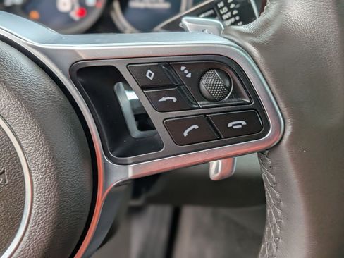 Used 2017 Porsche Panamera 4 image 17