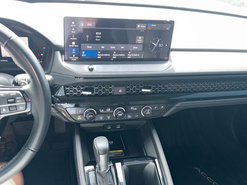 Used 2023 Honda Accord Touring image 18