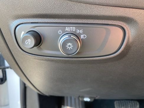 Used 2024 Chevrolet Equinox LS w/ LS Convenience Package FWD image 17