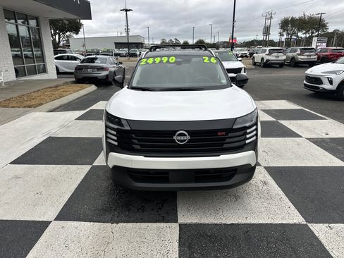 Used 2026 Nissan Kicks SR image 2