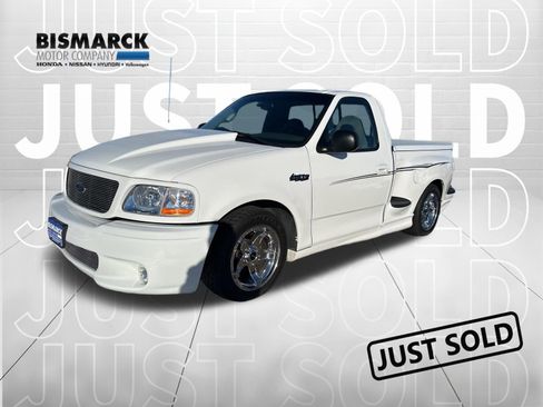 Used 1999 Ford F150 Lightning image 1
