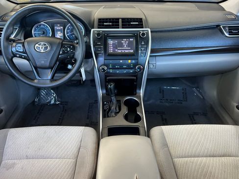 Used 2016 Toyota Camry LE FWD image 3