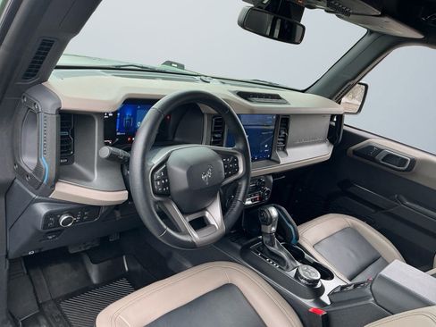 Used 2024 Ford Bronco Wildtrak image 11