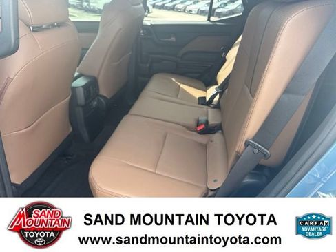 Used 2025 Toyota 4Runner Limited AWD/4WD image 13