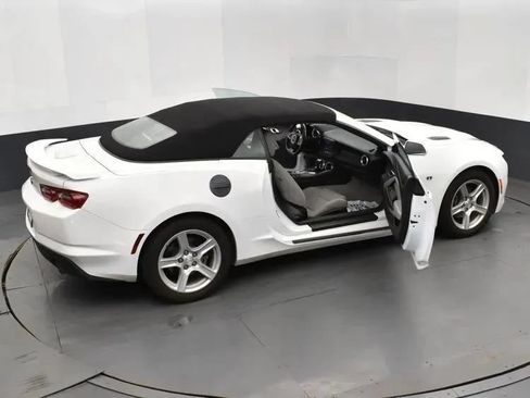 Used 2023 Chevrolet Camaro LT RWD image 6
