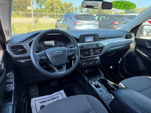 Used 2022 Ford Escape S image 18