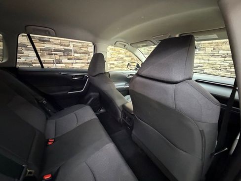 Used 2020 Toyota RAV4 XLE image 29