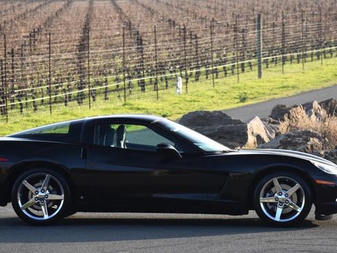 Used 2007 Chevrolet Corvette Coupe w/ Preferred Equipment Group image 13