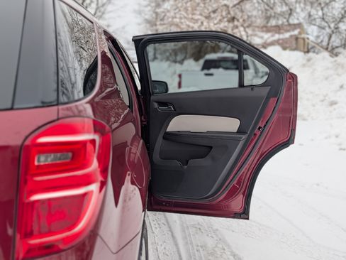 Used 2017 Chevrolet Equinox LT w/ Convenience Package image 41