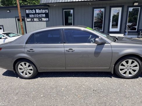 Used 2006 Toyota Avalon XLS FWD image 15