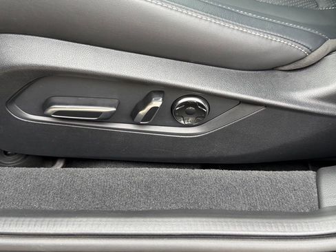 Certified 2025 Acura TLX w/ Technology Package image 34