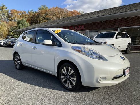 Used 2014 Nissan Leaf SL w/ Premium Package image 3