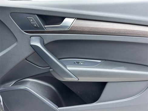 Used 2022 Audi Q5 2.0T Premium image 48