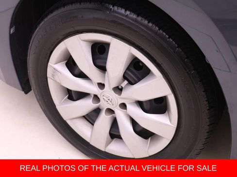Used 2015 Toyota Corolla LE FWD image 16