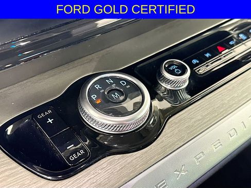 Certified 2025 Ford Expedition Max Platinum image 17