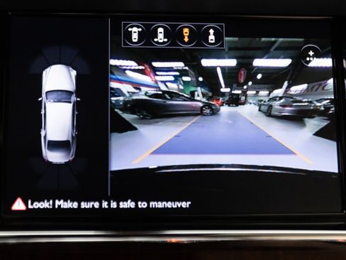 Used 2017 Bentley Mulsanne RWD image 98