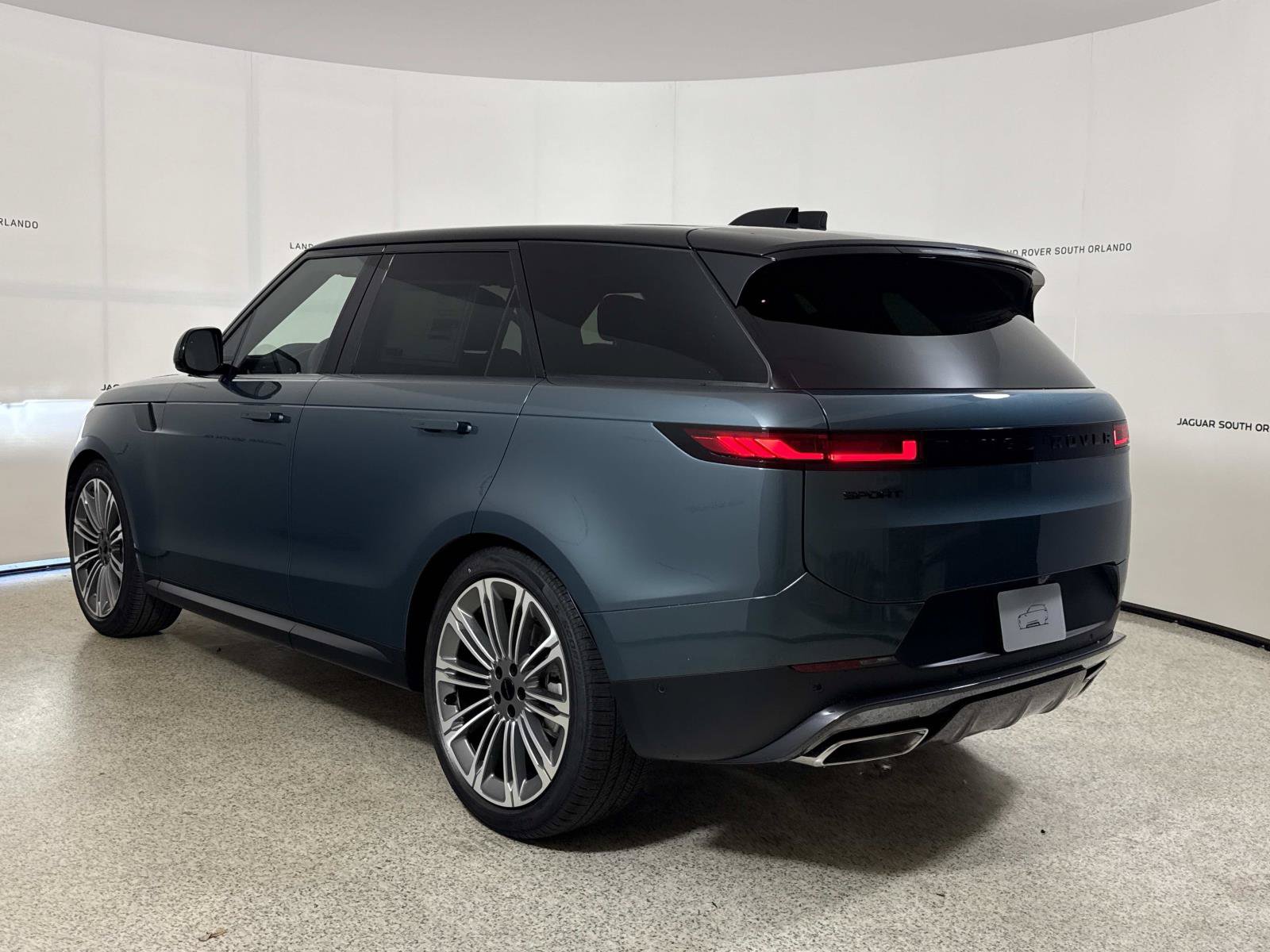New 2027 Land Rover Range Rover Sport SE AWD/4WD image 3