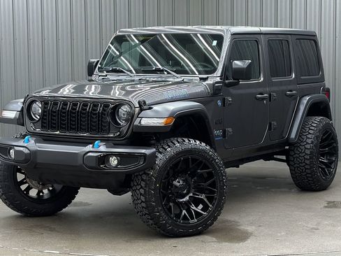 Used 2024 Jeep Wrangler Unlimited image 1