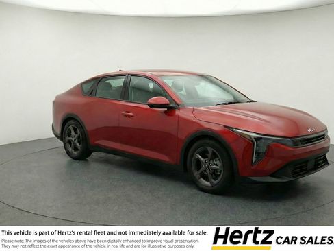 Used 2025 Kia K4 LXS image 1