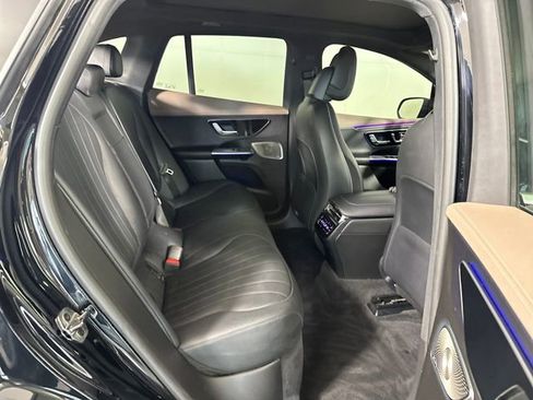 Used 2023 Mercedes-Benz EQE 350+ 4MATIC SUV w/ Pinnacle Trim Package image 26