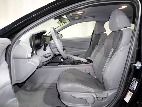 Used 2023 Hyundai Elantra SEL FWD image 11